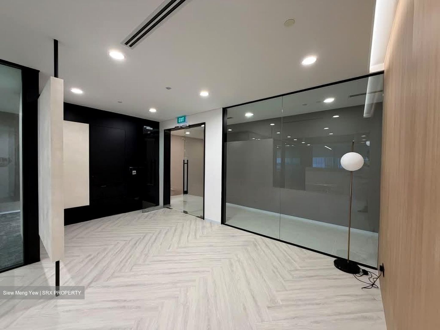 Chevron House (D1), Office #588637951